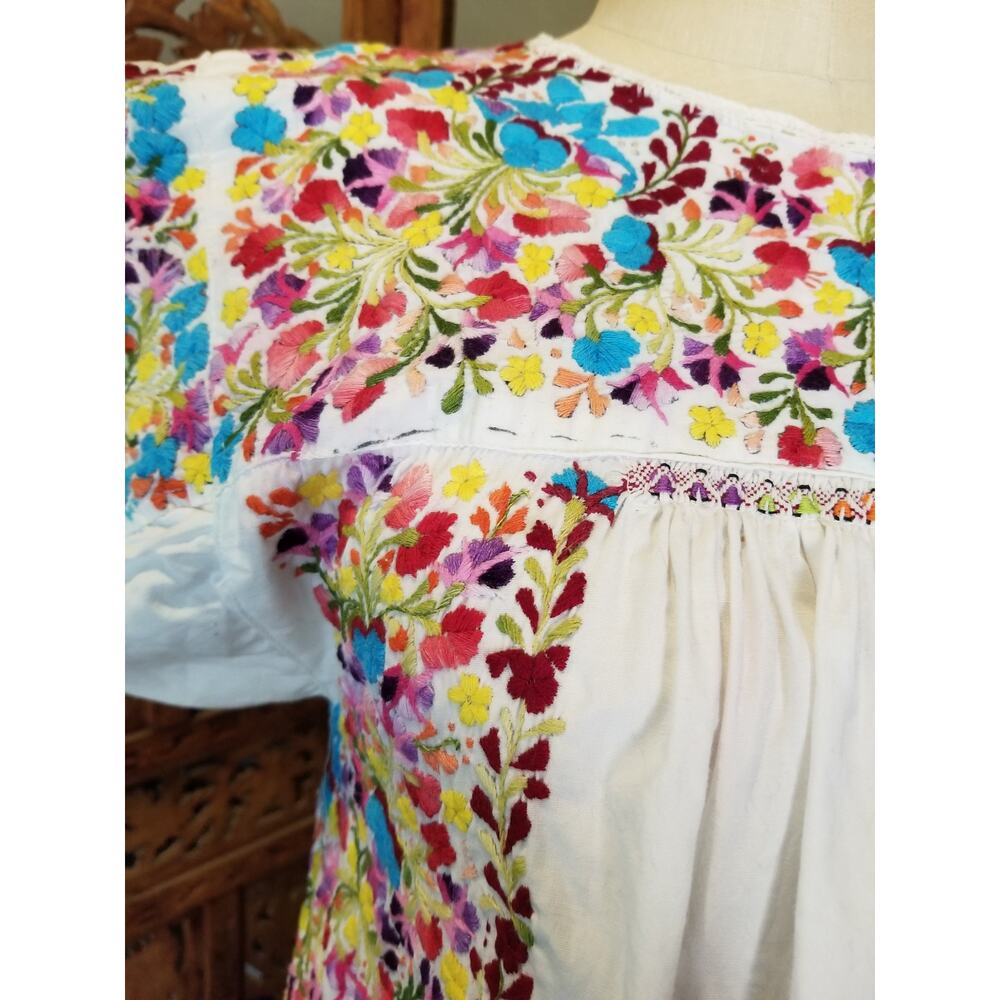 Vintage 1970s Mexican San Antonino Hand Embroidered White Cotton Maxi Dress - Picture 6 of 9